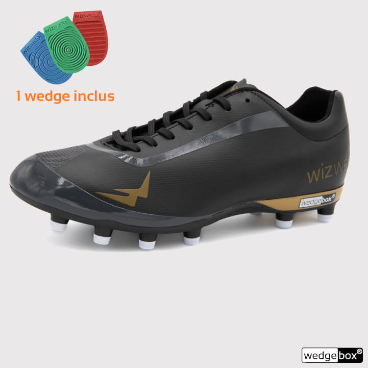 Trois-quart de la chaussure de football rugby junior sport santé Wizwedge Wave noire à crampons moulés