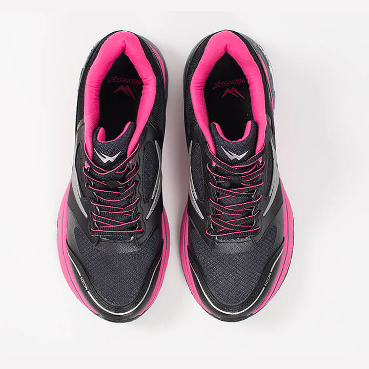 Dessus des chaussures de running femme innovation française Wizwedge Neon Universel noire pour douleur jambes