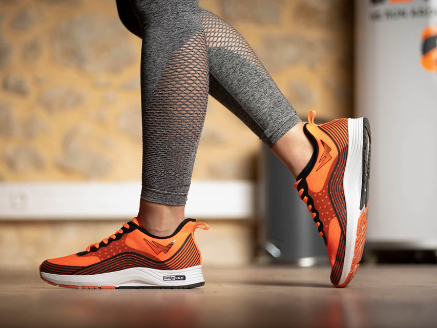 Chaussure running compétition homme femme sport santé Wizwedge Mistral orange portée d'innovation française