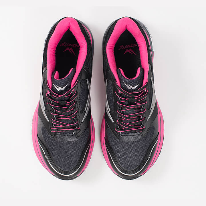 Dessus des chaussures de running  femme innovation française Wizwedge Neon Universel noire pour douleur jambes
